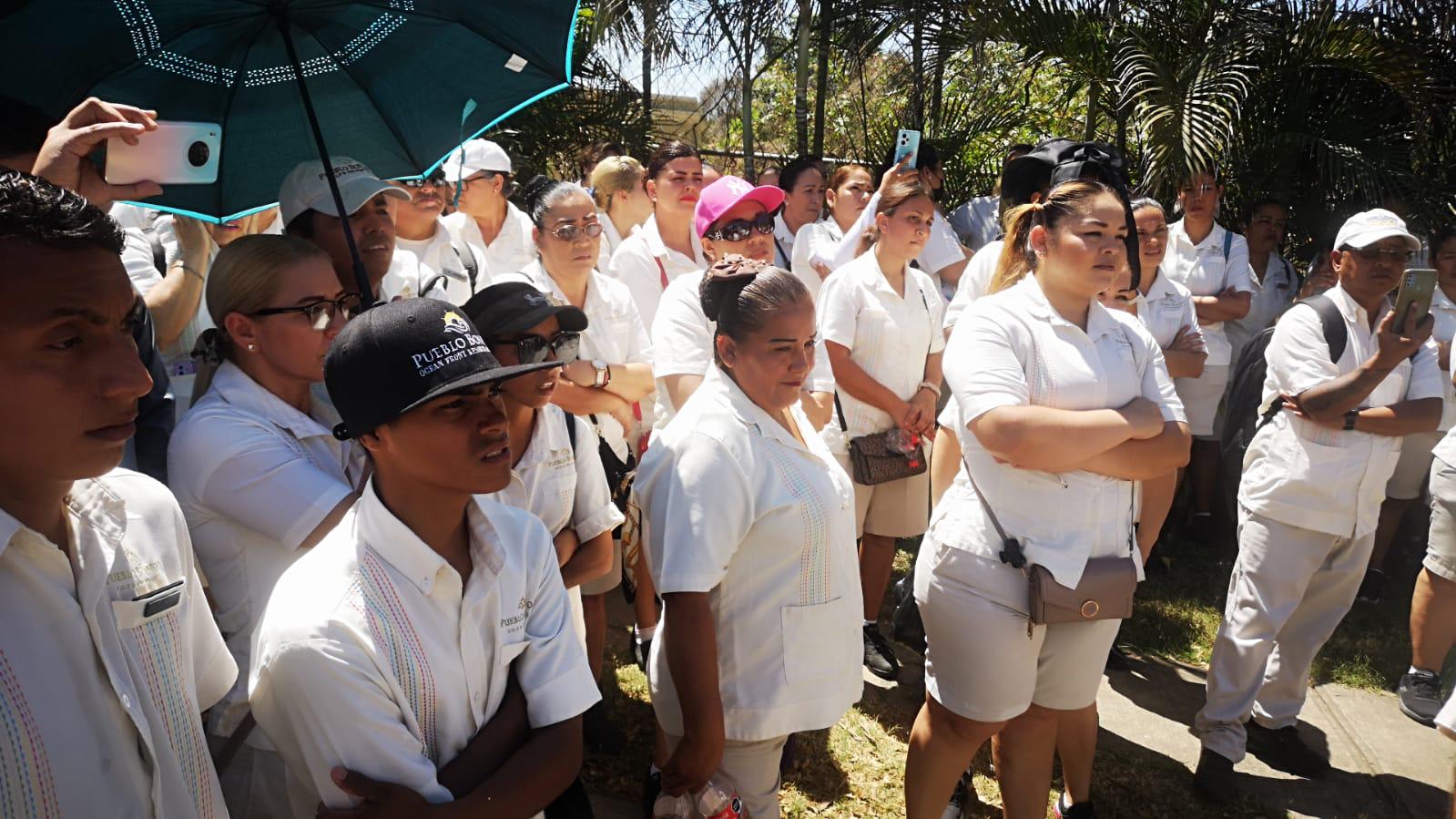 $!Trabajadores de hotel en Mazatlán se manifiestan exigiendo utilidades