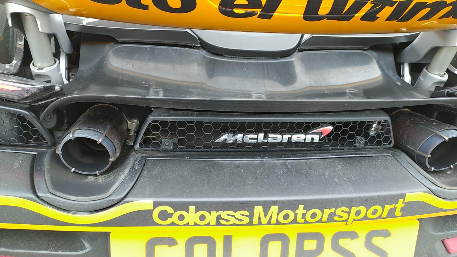 $!Autos de lujo como Lamborghini, Ferrari, Porsche, McLaren y otros recorren Mazatlán