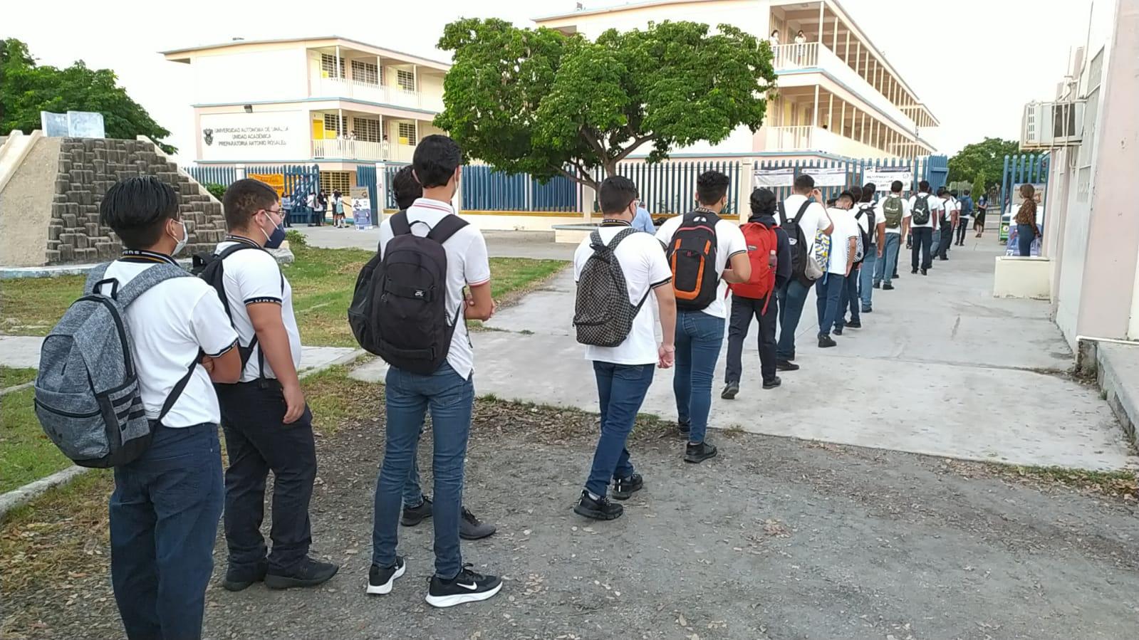 $!Tras un año y 7 meses de ausencia, alumnos de la UAS regresan a clases presenciales en Mazatlán