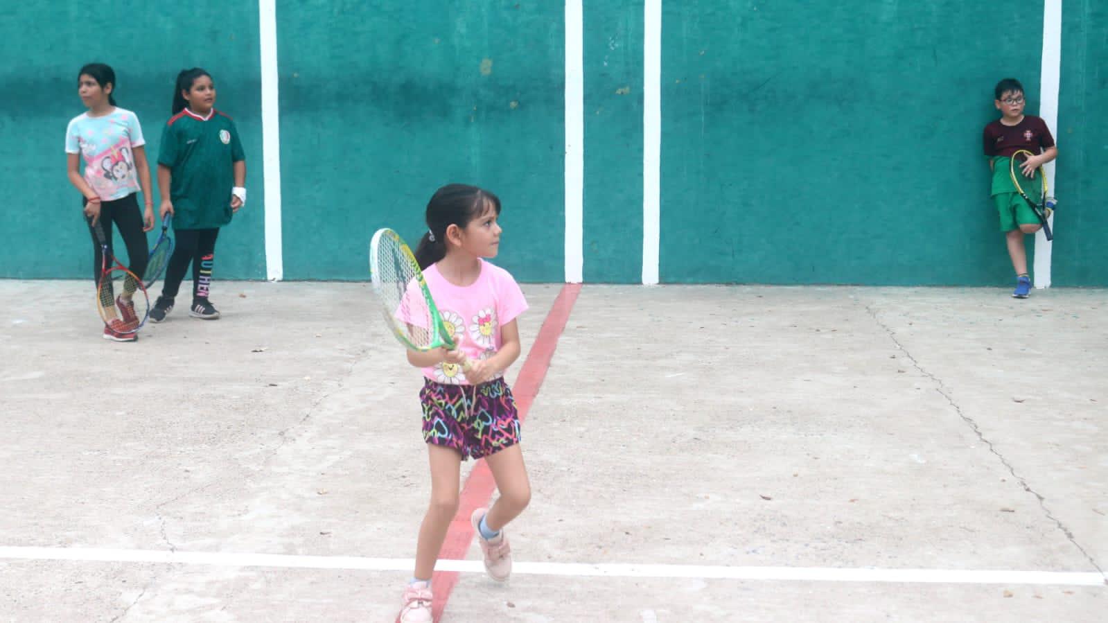 $!Premian a los más destacados de la Escuela Municipal de Frontón