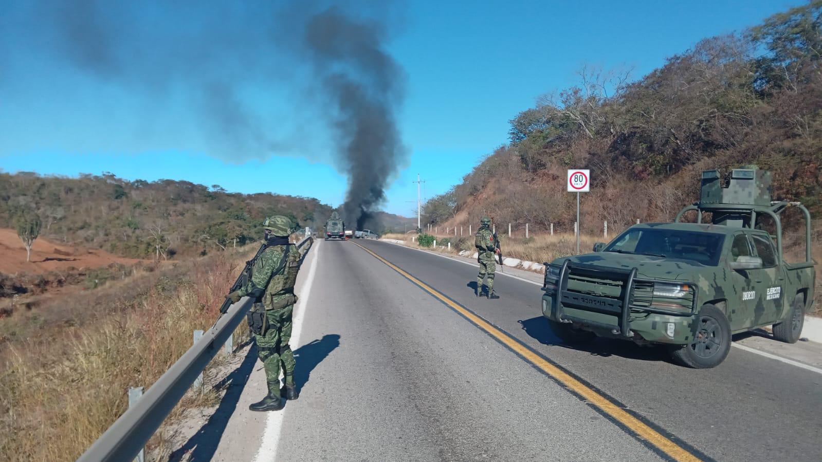 $!Impactan bloqueos e incendios a Mazatlán y el sur del estado