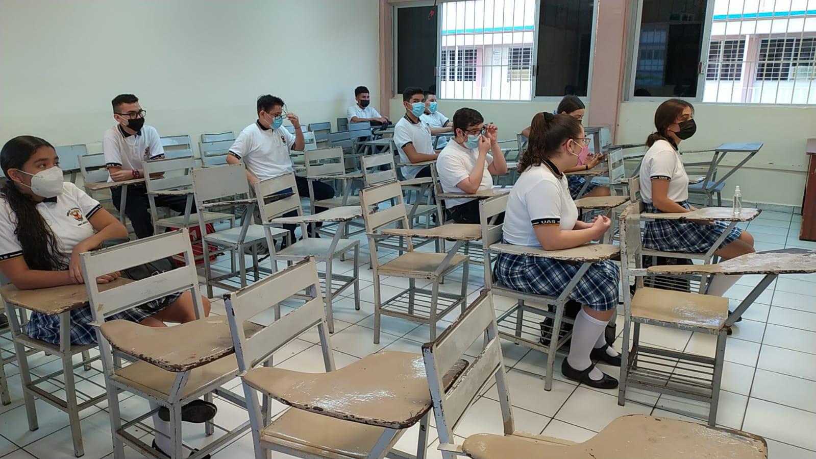 $!Tras un año y 7 meses de ausencia, alumnos de la UAS regresan a clases presenciales en Mazatlán