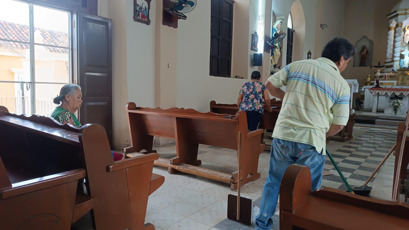 $!Realizan jornada de limpieza en templo de la Virgen de Loreto en Cacalotán