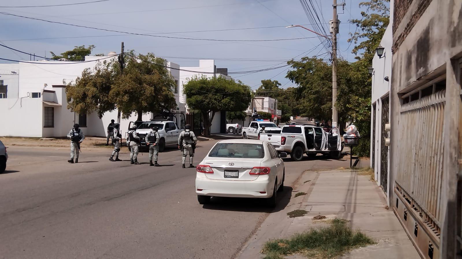 $!Persecución entre civiles y militares deja un vehículo asegurado en Riberas de Tamazula, en Culiacán