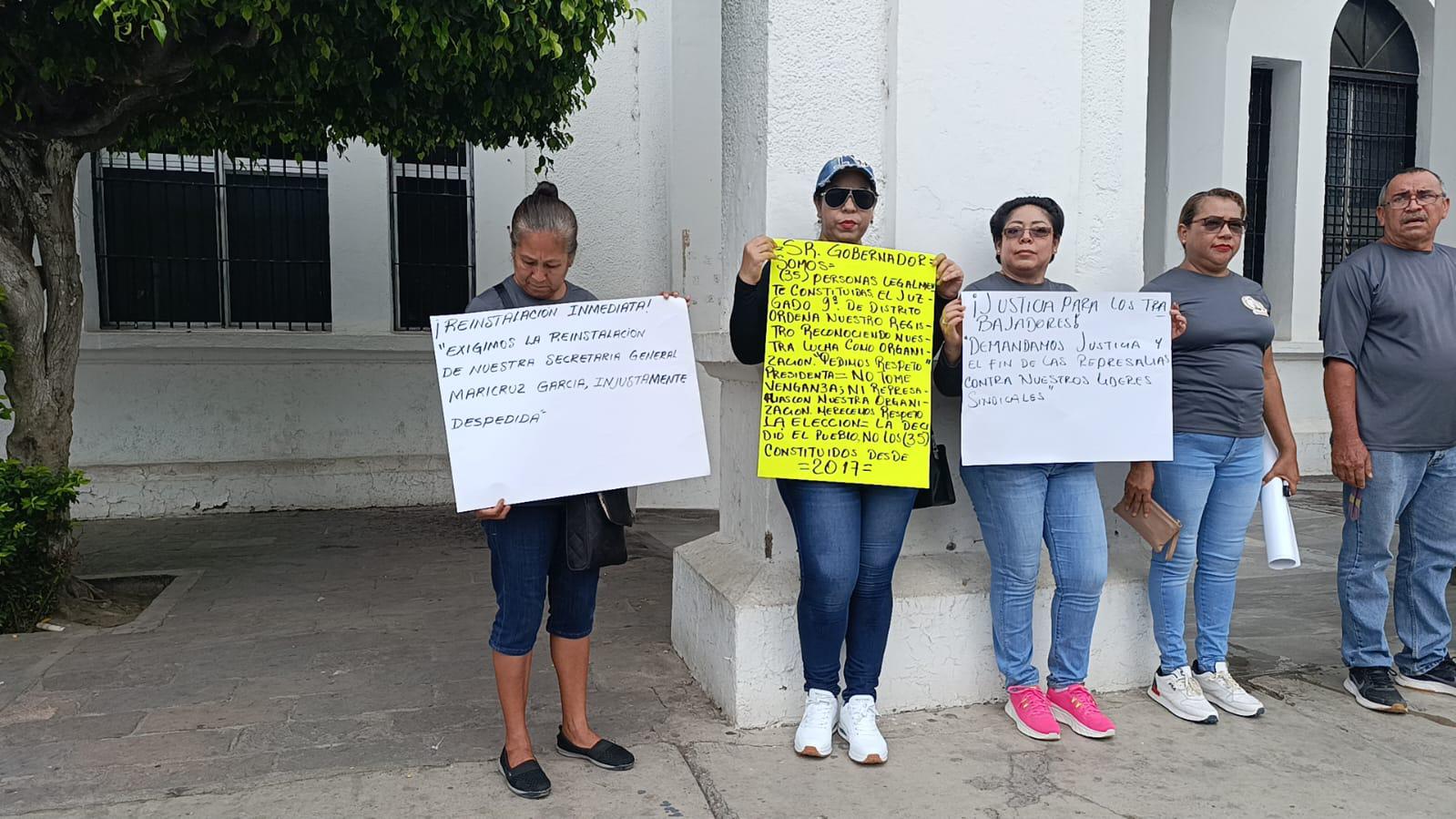 $!Protesta nuevo sindicato de Escuinapa por despido injustificado de su secretaria