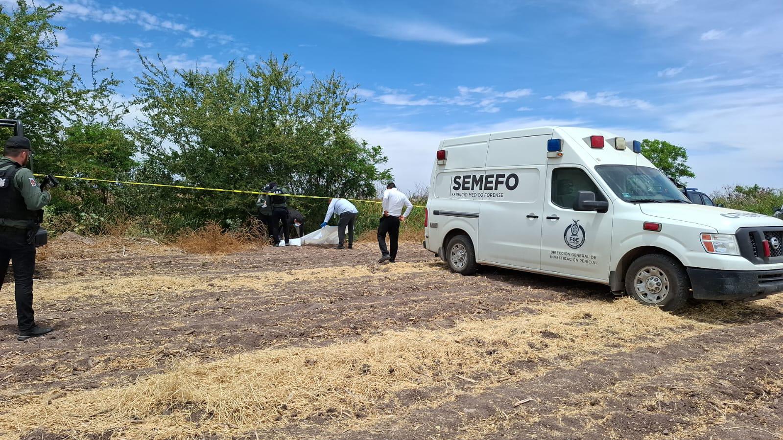 $!Hallan cuerpo en estado de descomposición en un dren de El Tamarindo, entre Culiacán y Navolato
