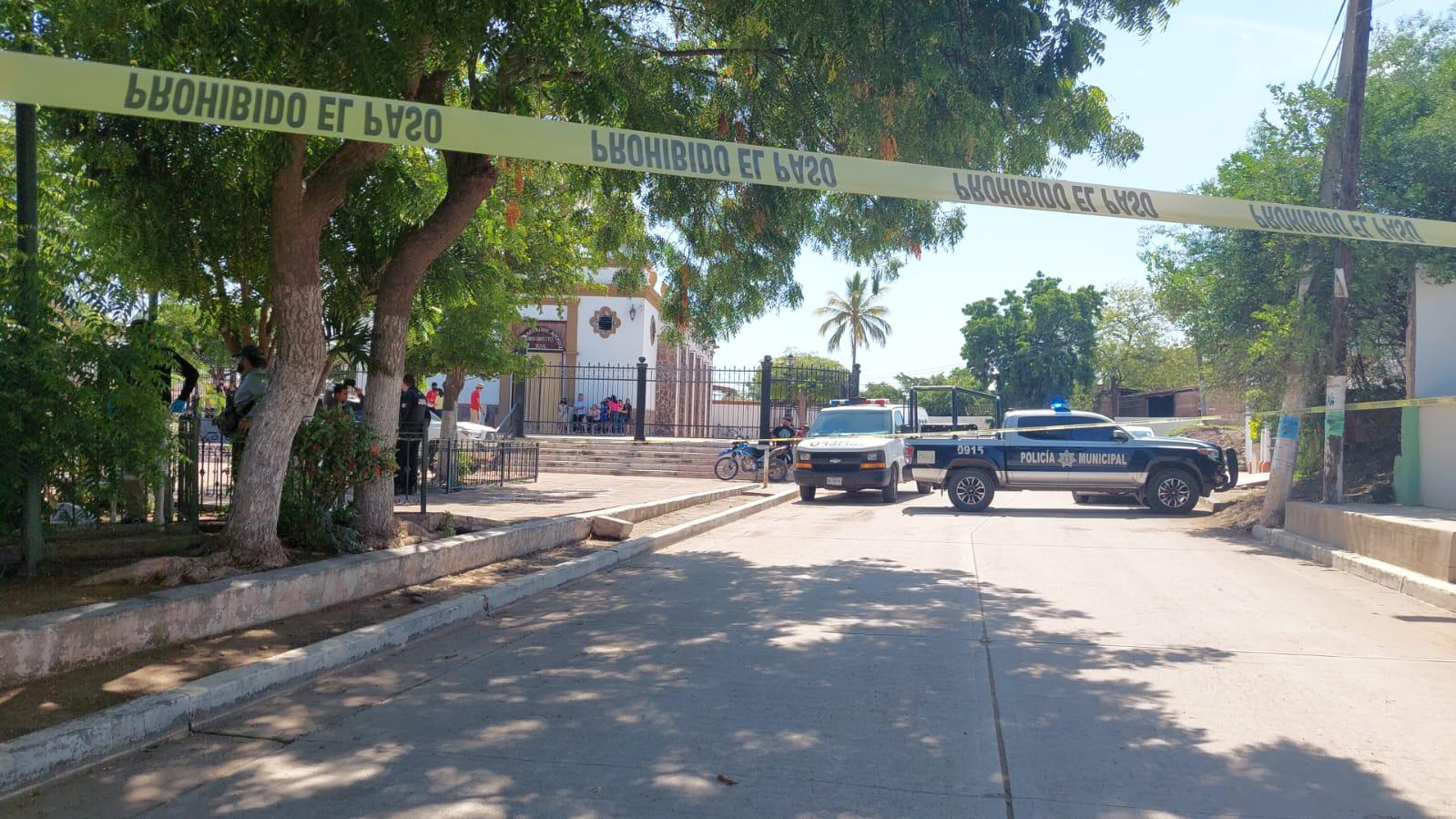 $!Asesinan a un hombre frente a iglesia de Aguaruto, Culiacán