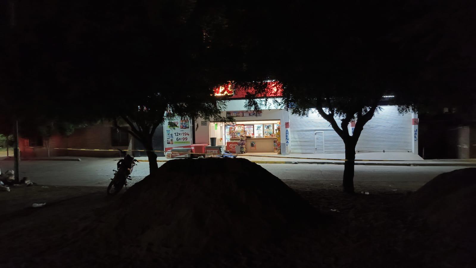 $!Asesinan a balazos a un hombre en expendio de cerveza de la colonia 21 de Marzo, en Culiacán