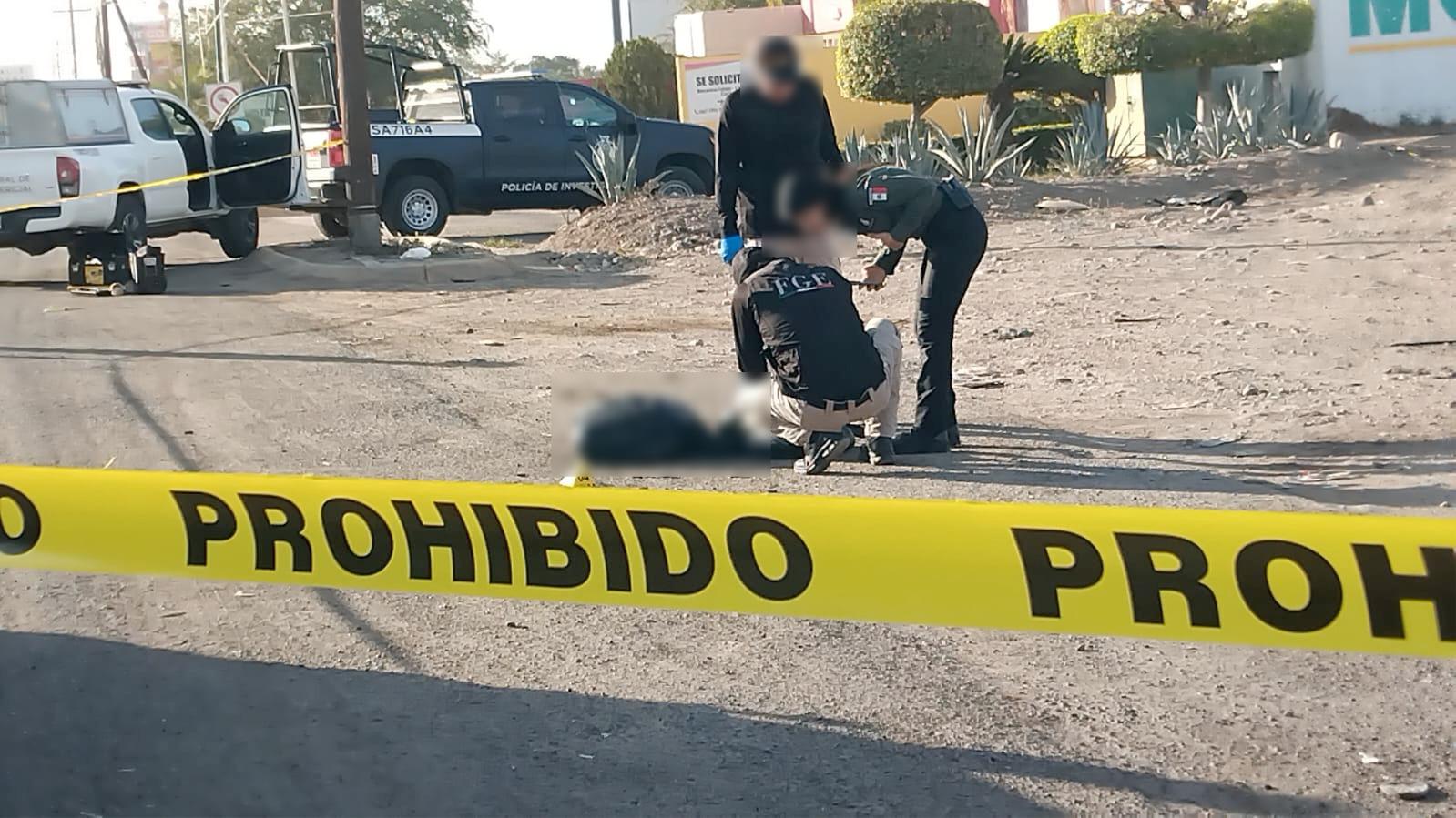 $!Hallan hombre asesinado y una bolsa con restos humanos en la comunidad El Diez, al sur de Culiacán