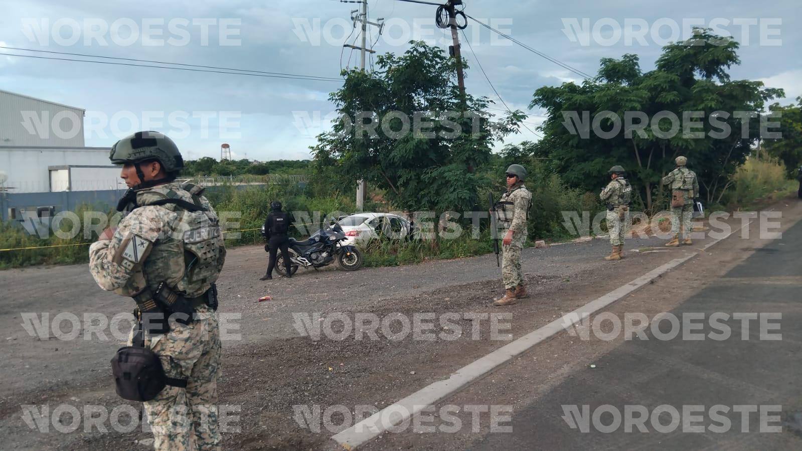 $!Atacan a policías municipales en Mazatlán cerca del entronque al aeropuerto