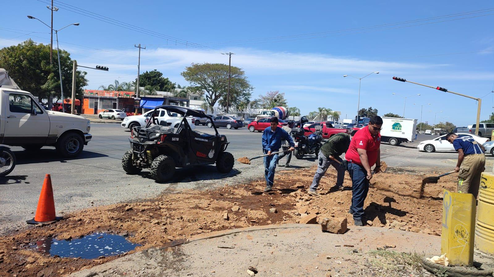 $!Derrame de diésel activa a cuerpos de emergencia en Mazatlán
