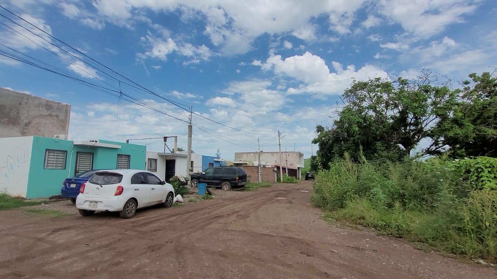 $!Hace 13 años que padecen fallas eléctricas en Villa Fontana, en Culiacán, por un transformador insuficiente