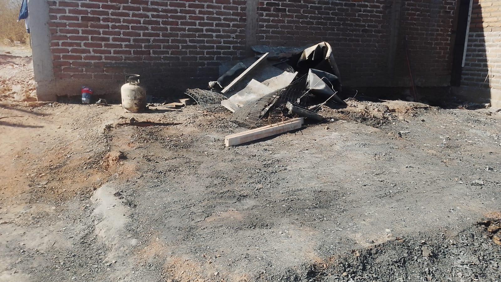 $!Perdieron su hogar por incendio en Navidad y ahora piden apoyo