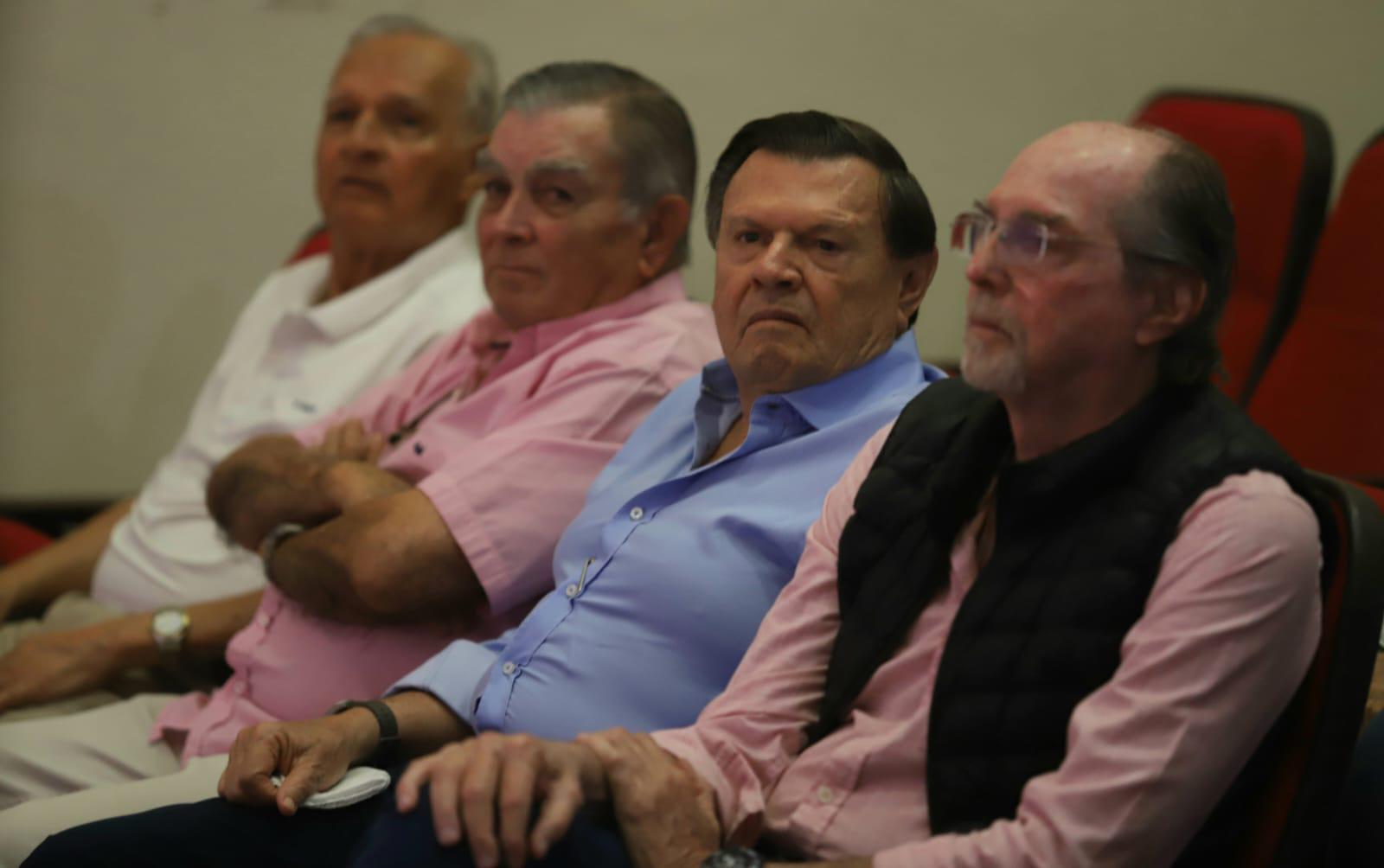 $!Ricardo Ramírez, Miguel Valadés, Amado Guzmán e Isaac Coppel en la presentación del libro.