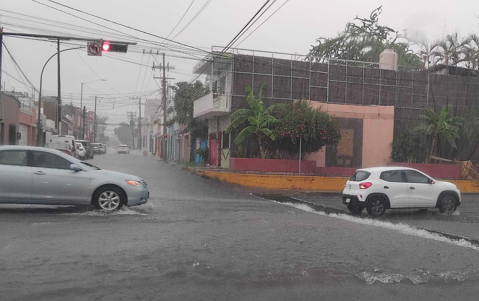 $!Cae lluvia sobre Culiacán este sábado