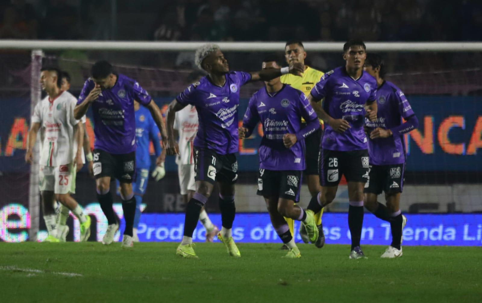 $!Chivas conserva el invicto pese a fuerte cierre de Mazatlán