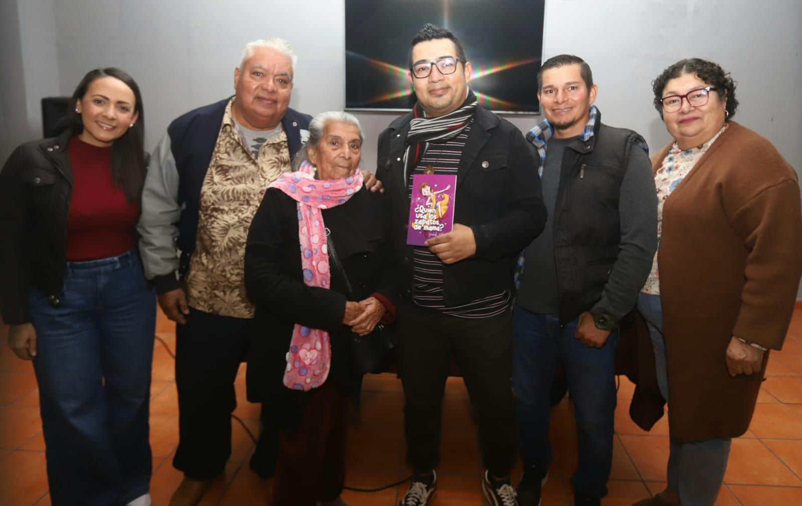 $!Franko Pineda con su familia, Nallely Álvarez, Nini Pineda, Guadalupe Rosas, Omar Pineda y María de Jesús Balcázar de Pineda.