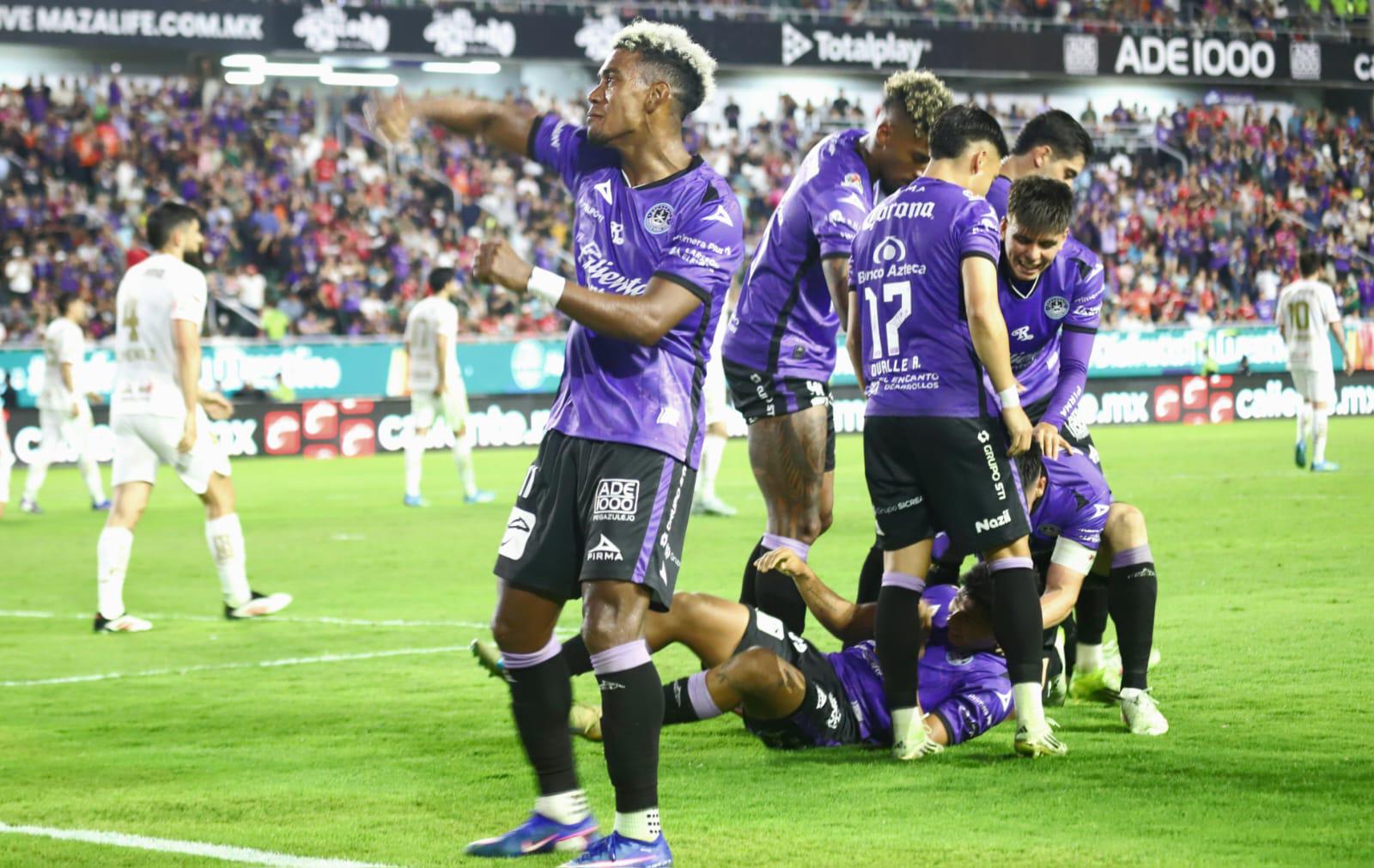 $!Mazatlán FC se despide de su afición con remontada ante Toluca