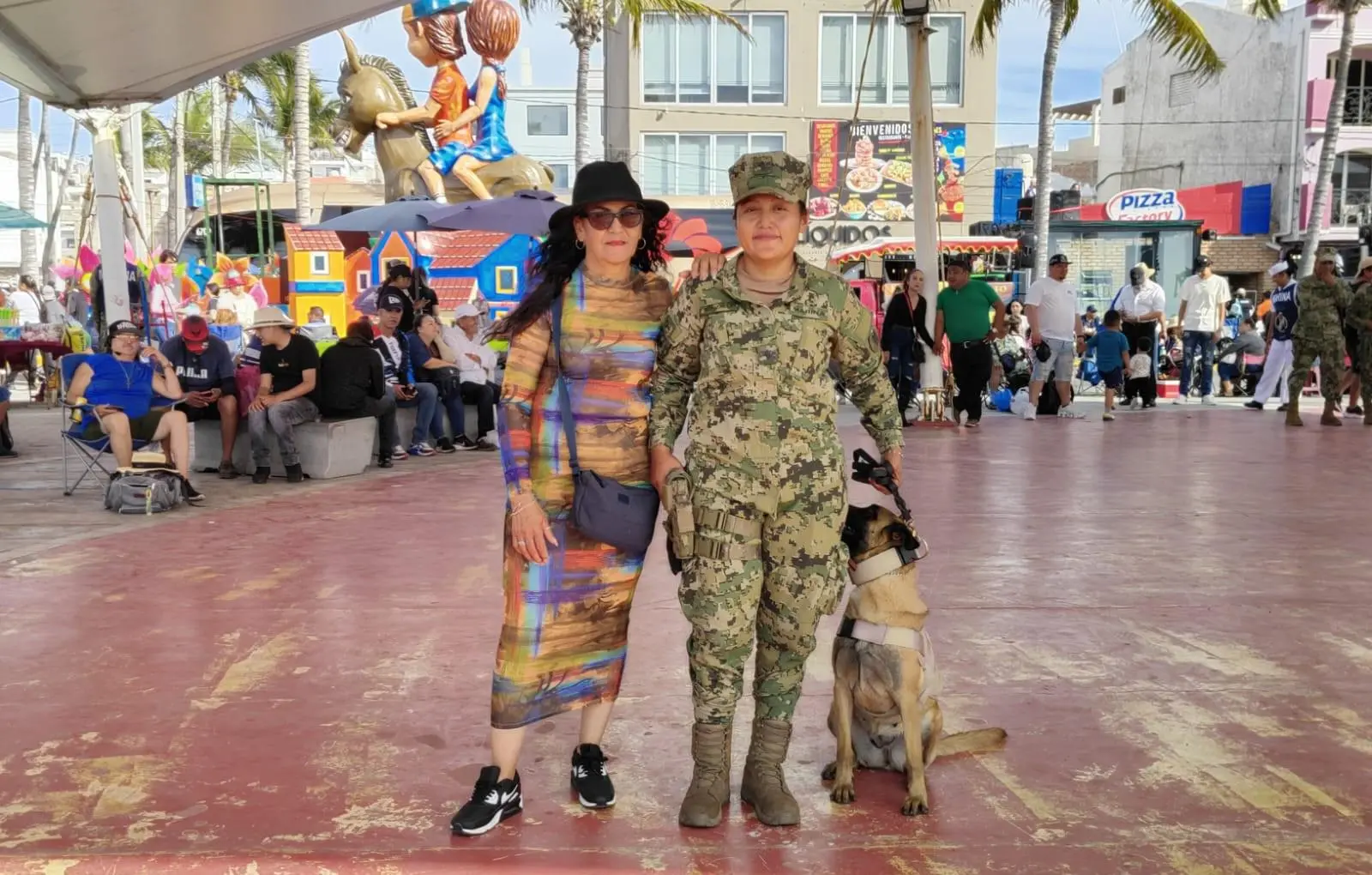 $!Marina realiza demostración de binomios caninos y rescate marítimo en Mazatlán