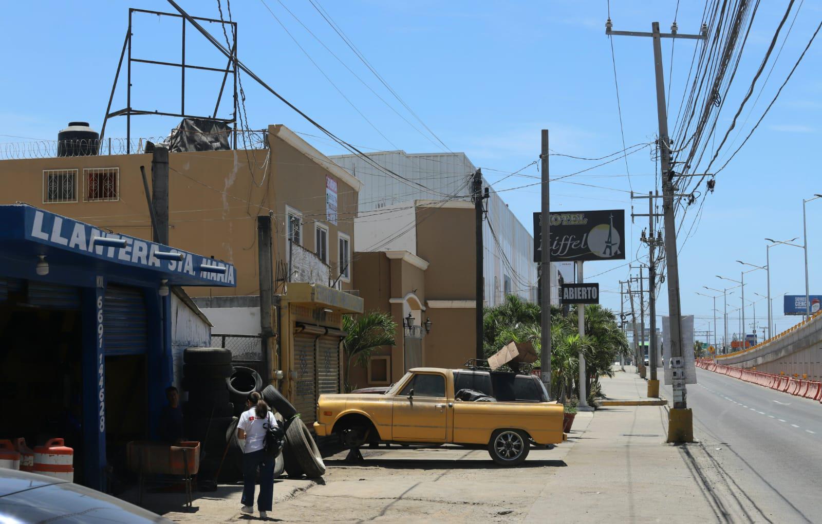 $!Comerciantes exigen información por obras en paso superior al norte de Mazatlán