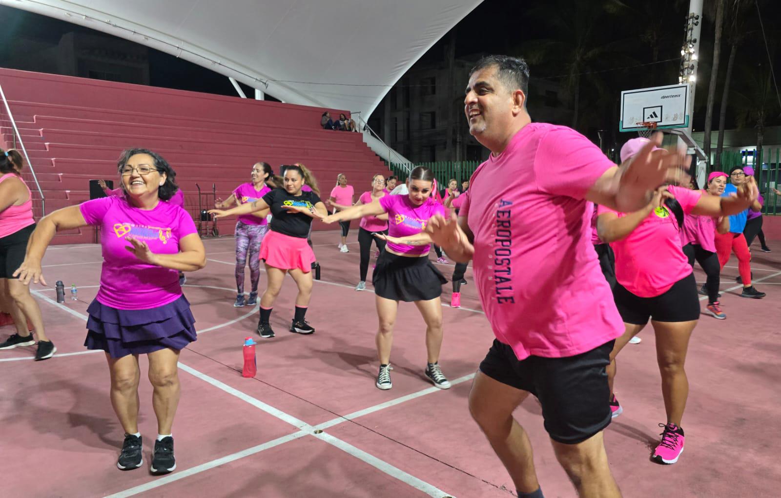 $!Celebran Chicos de Arranque 10 años de poner a bailar a los mazatlecos