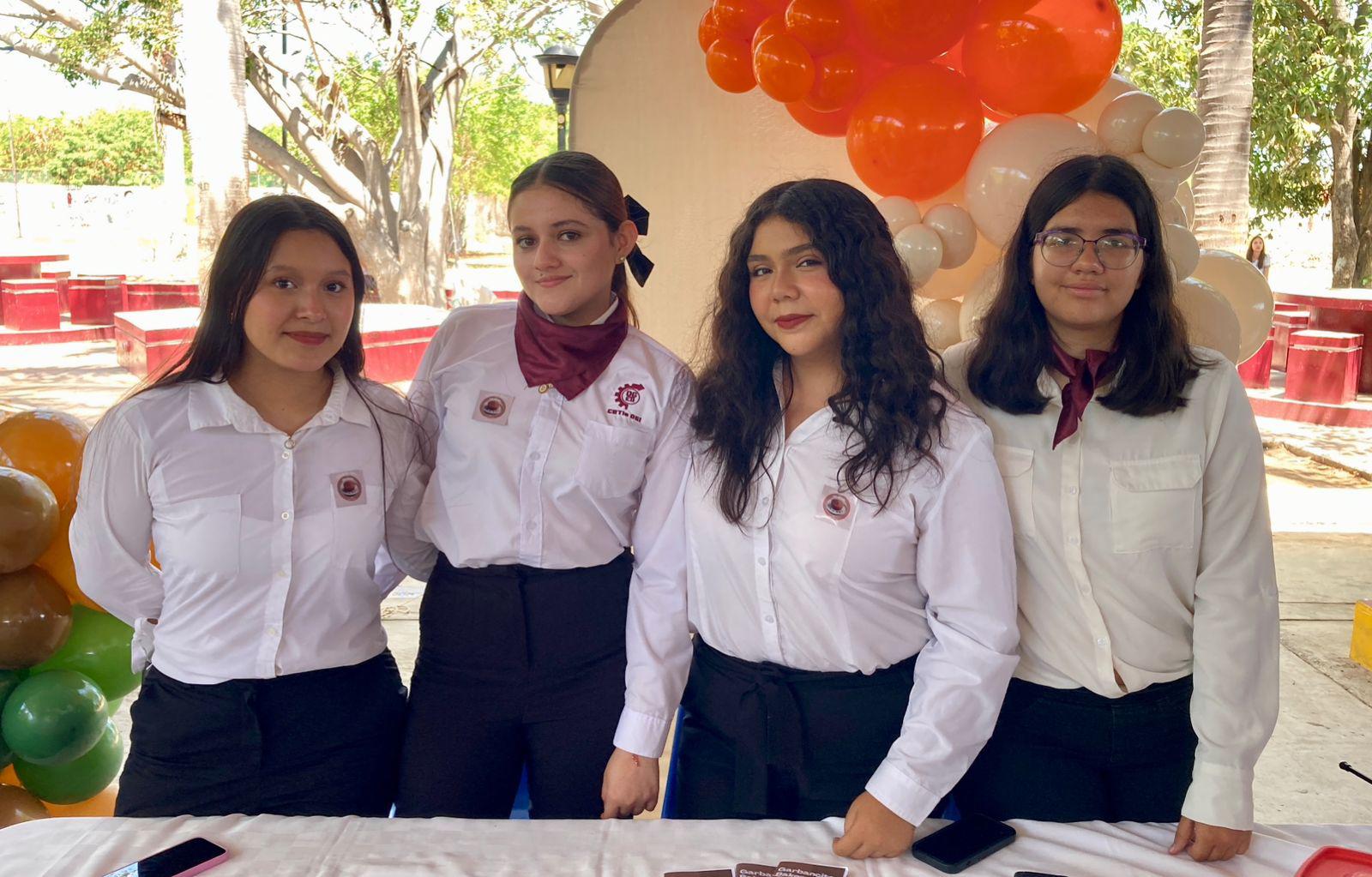 $!Dania Arellano, Denisse Velarde, Yeimy García y Sofia Cesian.