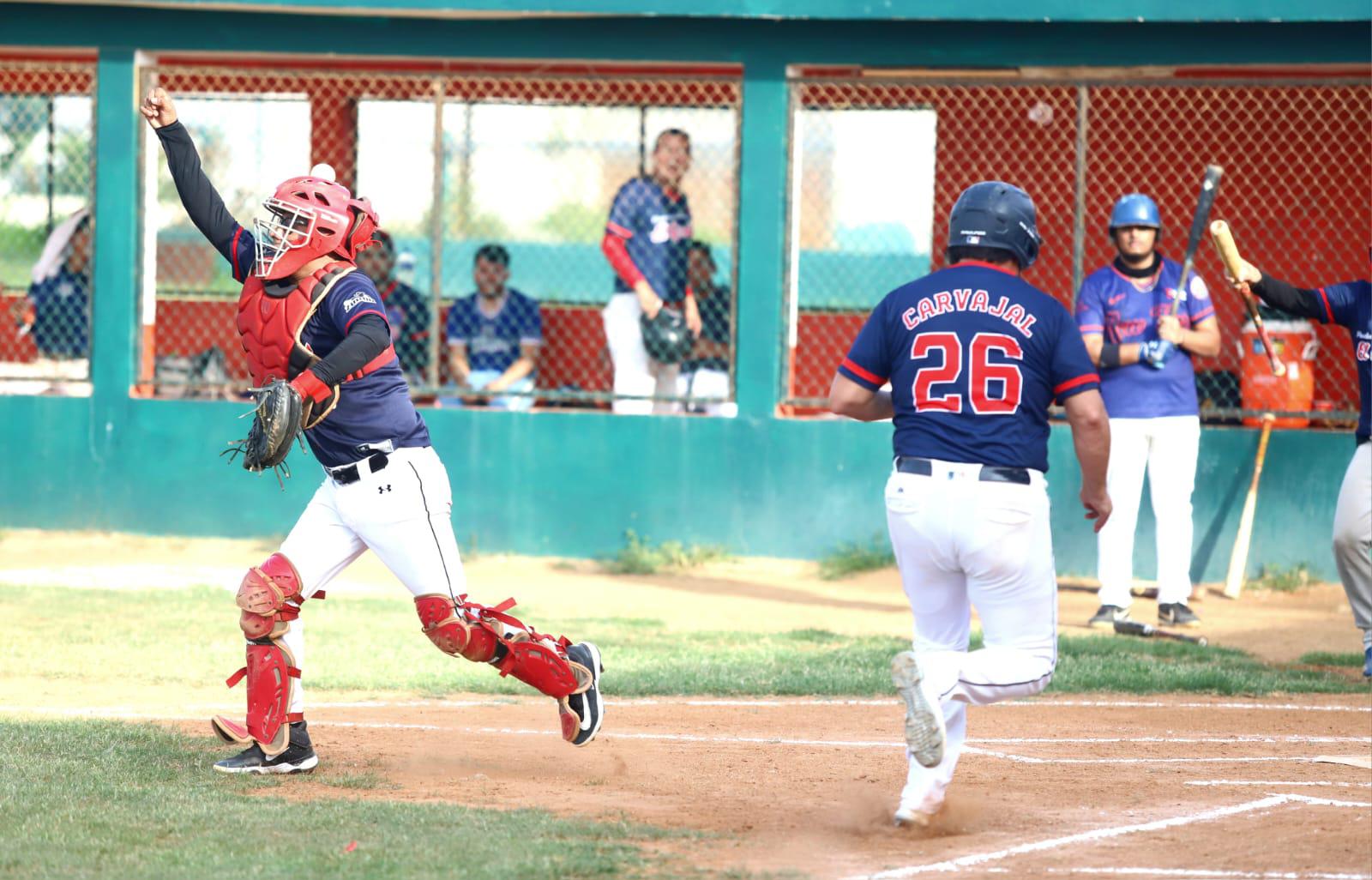 $!Despacha Distribuidora Villegas a su rival en Liga de Meseros