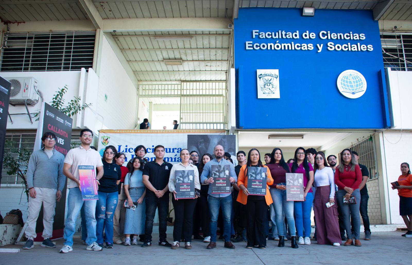 $!Llevan campaña ‘Actuemos ya contra la violencia familiar’ a la Facultad de Ciencias Económicas y Sociales de la UAS