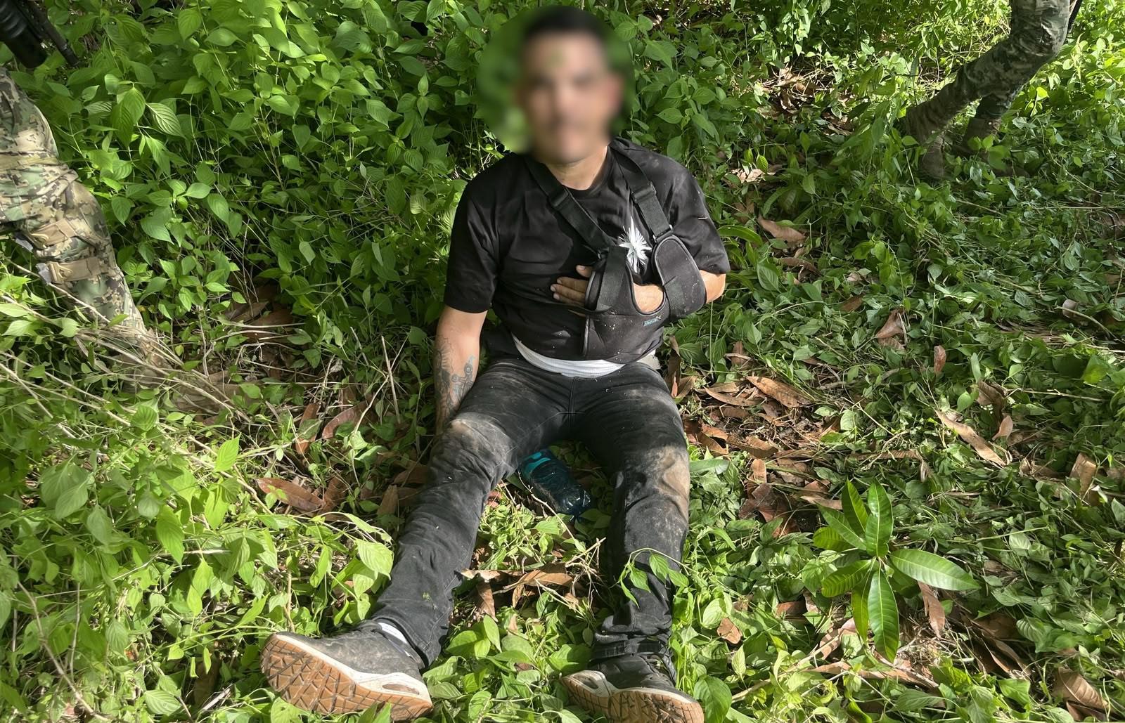 $!Asegura Marina una motocicleta y un arma de fuego, en la Zona Dorada de Mazatlán