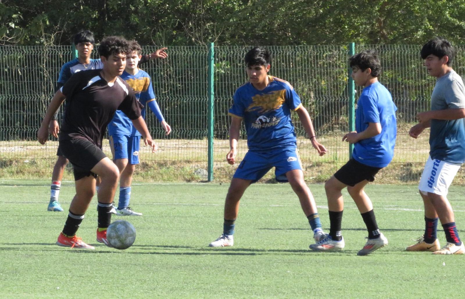 $!Prepa Vasconcelos se mete a la clasificación en el Interprepas