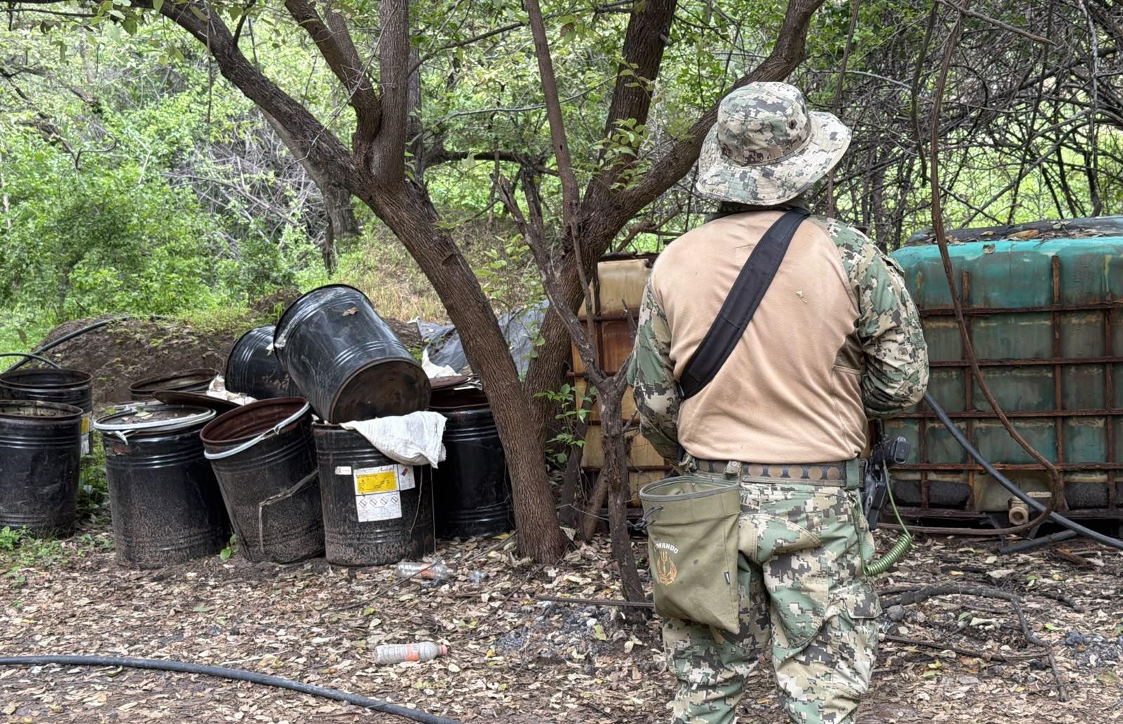 $!Marina localiza y destruye tres laboratorios clandestinos en Sinaloa