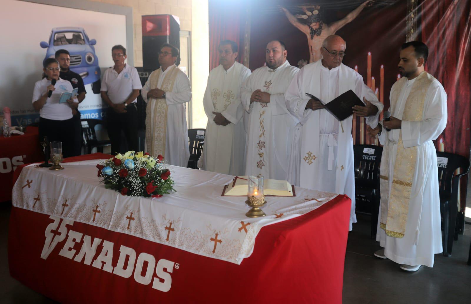 $!¡Se encomiendan al altísimo! Venados de Mazatlán celebra su tradicional misa rumbo al inicio de temporada