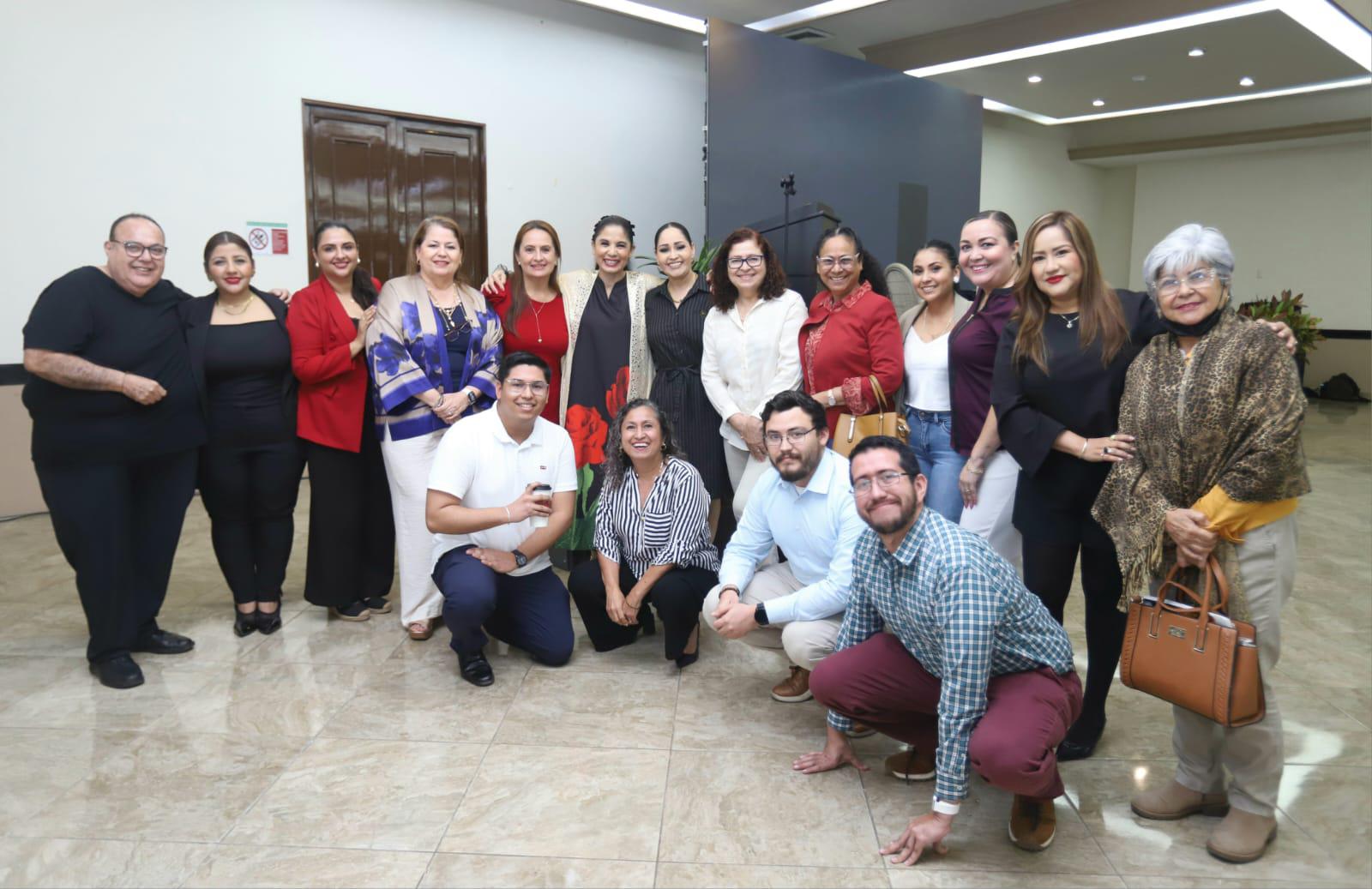 $!Integrantes del Colegio de Psicólogos de Mazatlán asistieron al encuentro de reflexión emocional realizado a beneficio de Fundación MAPA Renacer.
