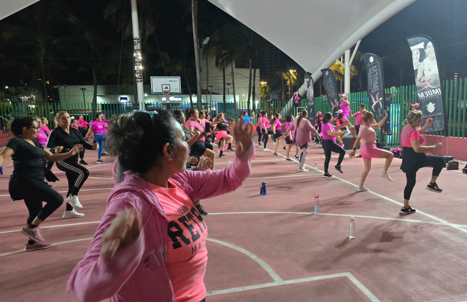 $!Celebran Chicos de Arranque 10 años de poner a bailar a los mazatlecos