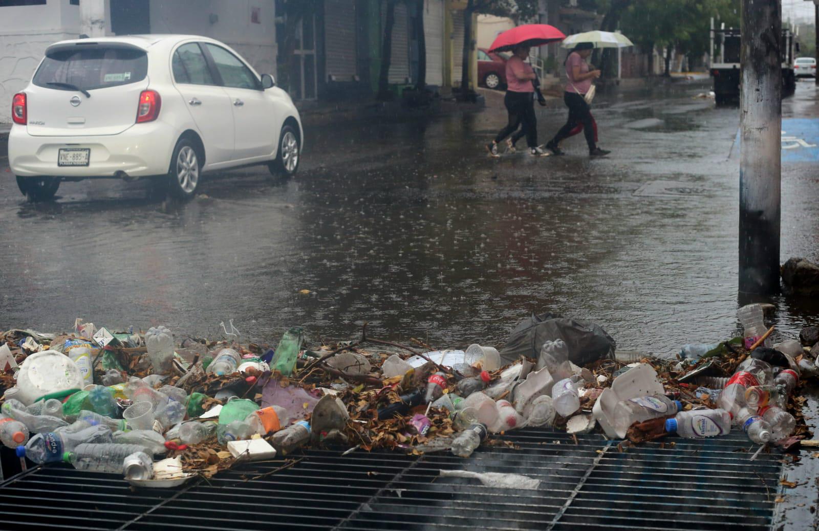 $!Sorprenden lluvias matutinas a Culiacán; activan operativos de emergencia y SEPyC mantiene clases bajo criterio