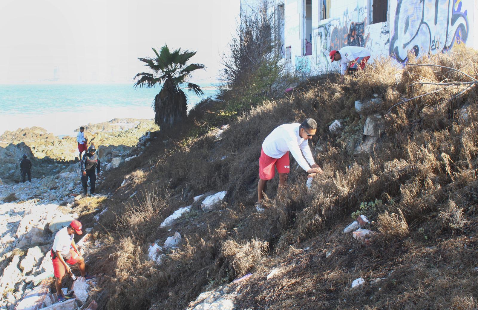 $!Hallan todo tipo de armas blancas en ‘barrido’ en zona carnavalera