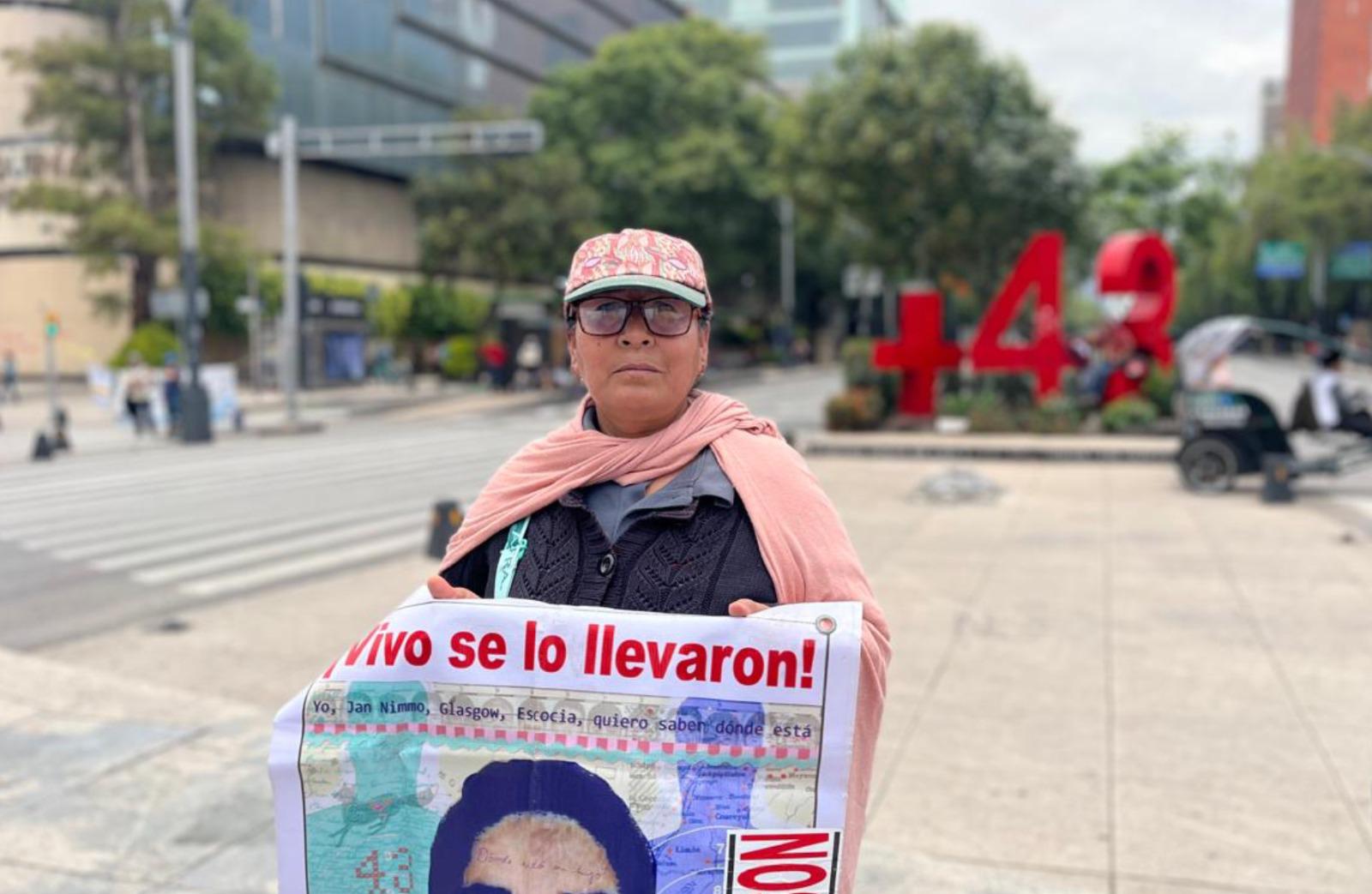 $!María de Jesús Tlatempa Bello, madre de José Eduardo Bartolo Tlatempa, asegura que “nos faltan 43 y más”, y la búsqueda continúa.