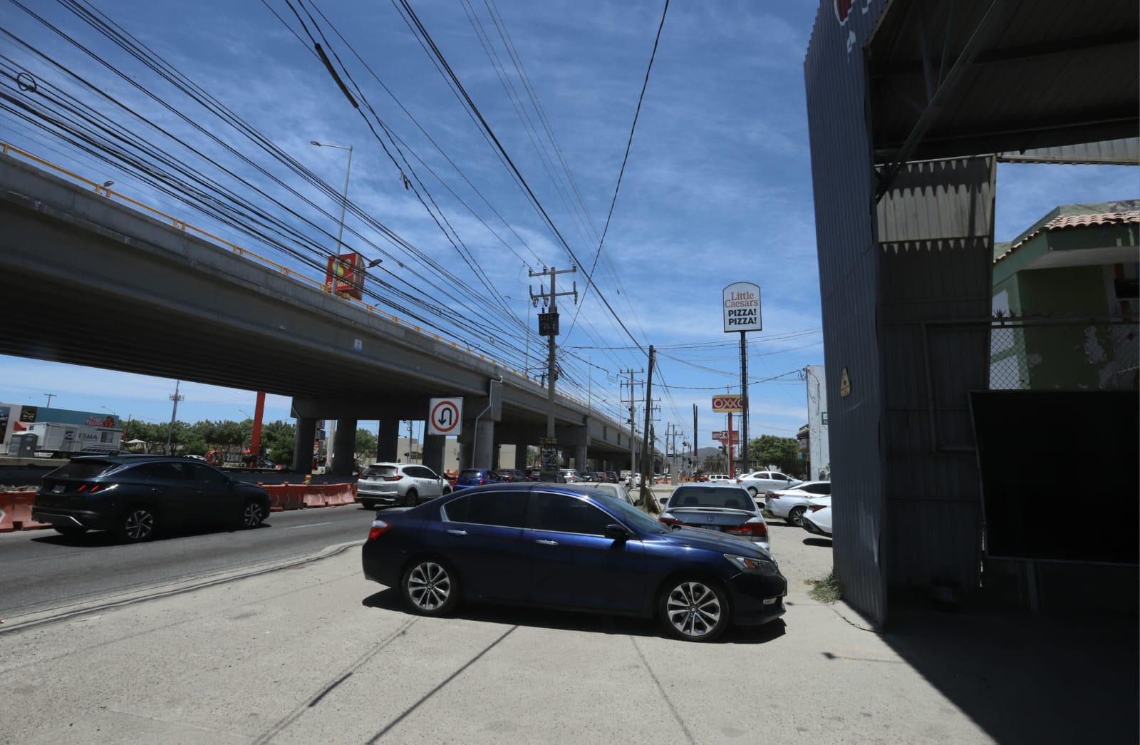 $!Comerciantes exigen información por obras en paso superior al norte de Mazatlán
