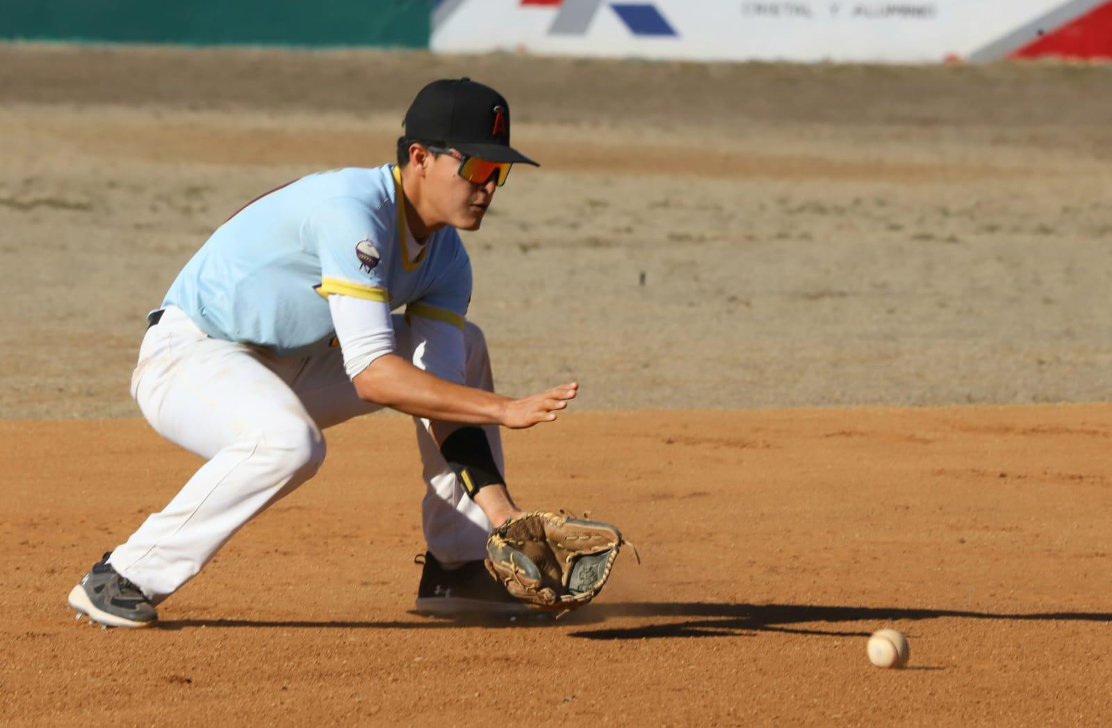 $!Familia Kelly pierde su calidad de invicto en Liga Meseros