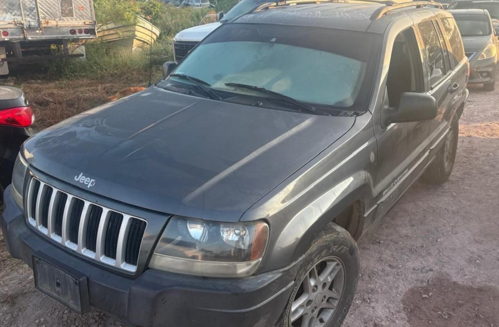 $!Detienen a dos hombres y aseguran 13 mil litros de combustible en la Mazatlán-Tepic