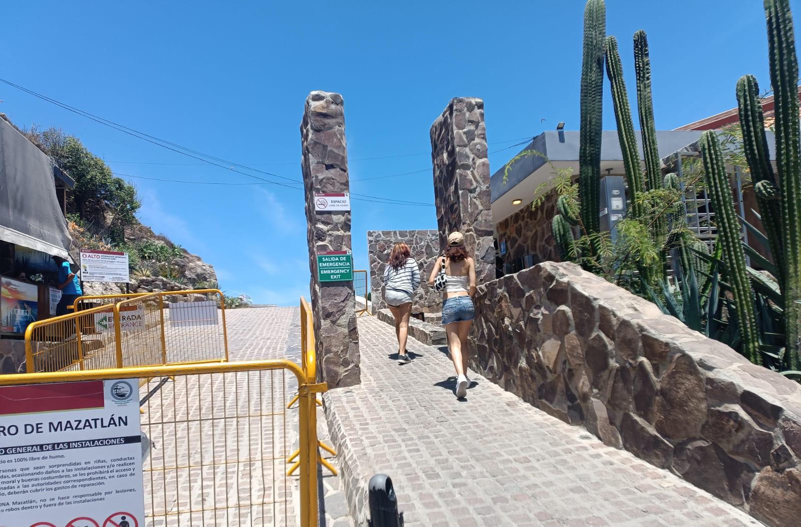 $!Alcanza sensación térmica en Mazatlán de 33 grados