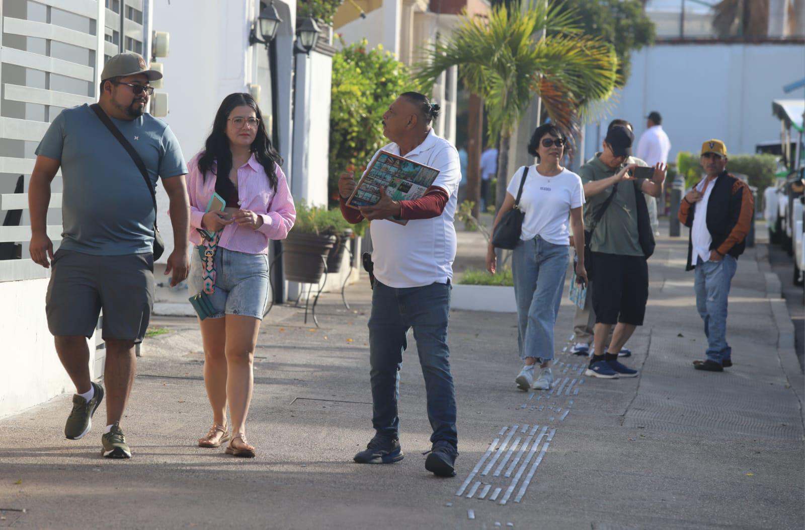 $!Llega a Mazatlán el Norwegian Jade con 3 mil visitantes