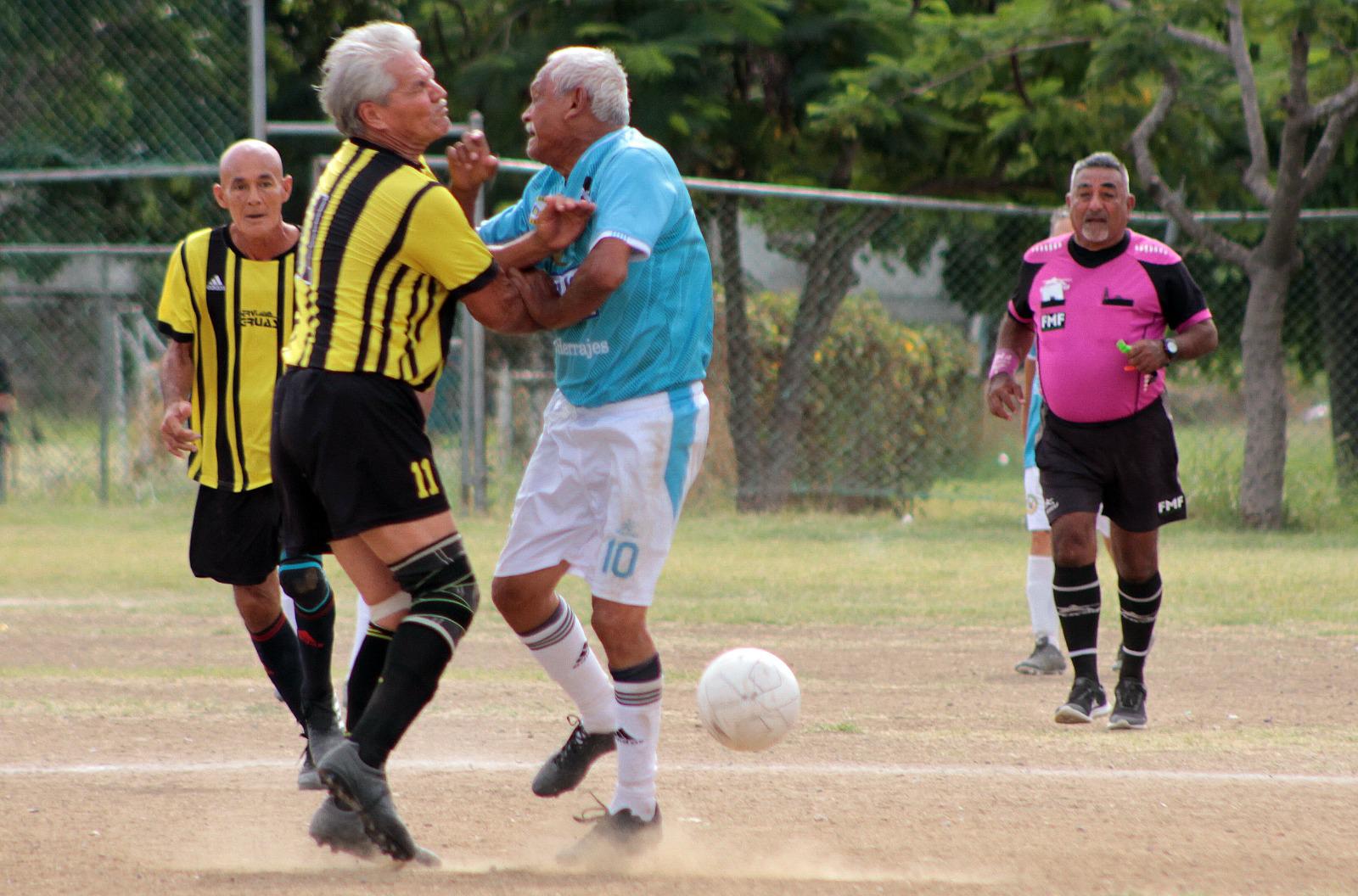 $!Servigrúas truena la chapa en Futbol Platino Plus, en Club Muralla