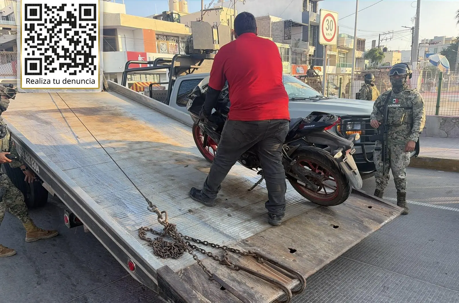 $!Marina detiene a dos personas con drogas y destruye ocho explosivos en Sinaloa