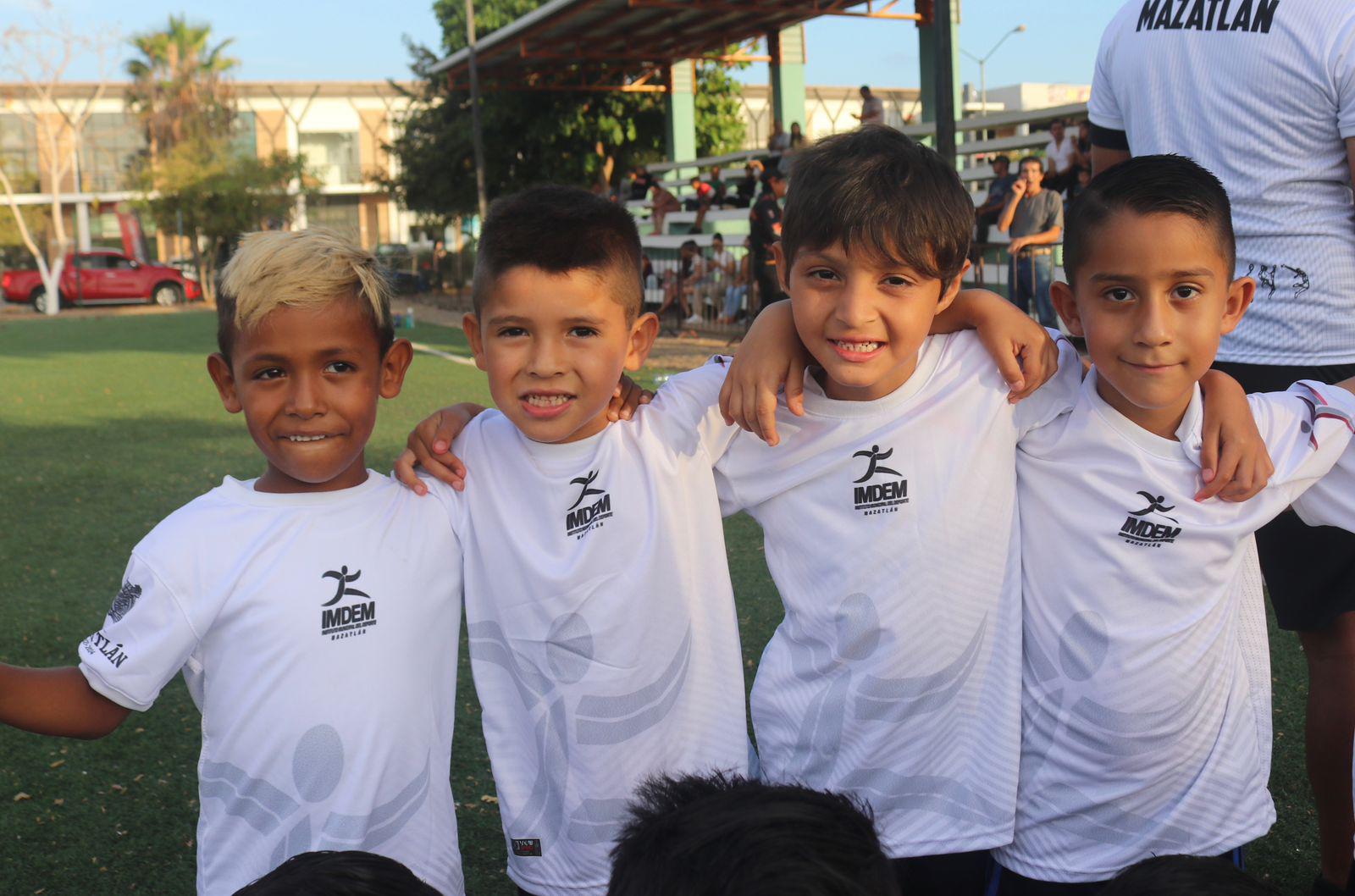 $!Selección Chupones recibe uniformes que portarán durante Estatal de Futbol