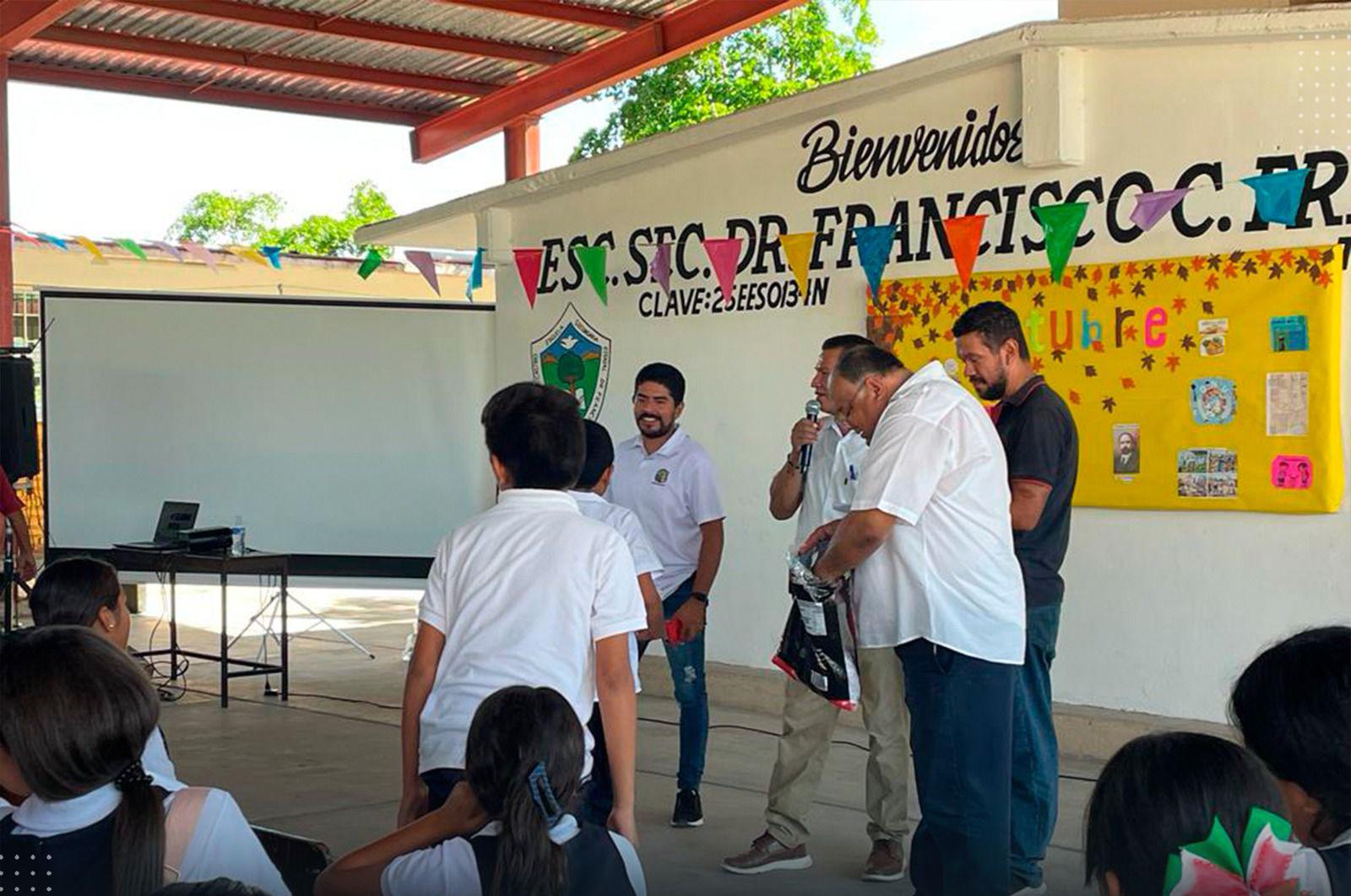 $!Impulsa Ayuntamiento de Escuinapa conciencia ambiental en estudiantes de Secundaria