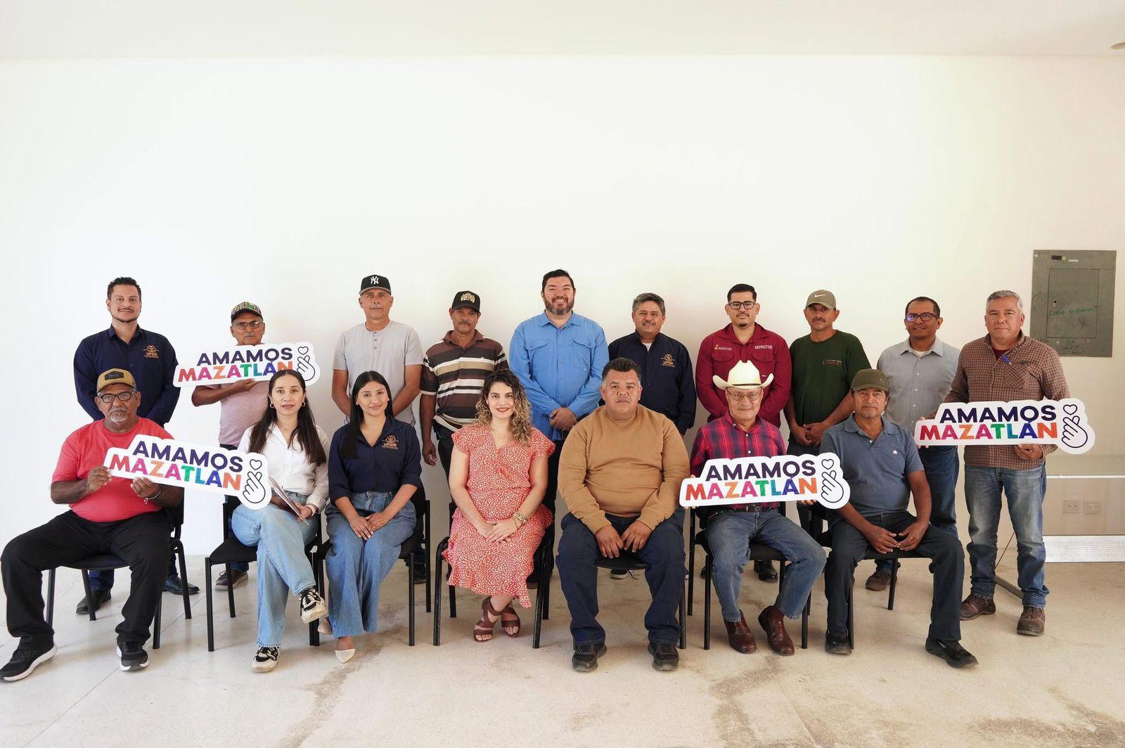 $!Impulsan Sedectur y Upsin rehabilitación de paneles solares en campamentos pesqueros de El Walamo