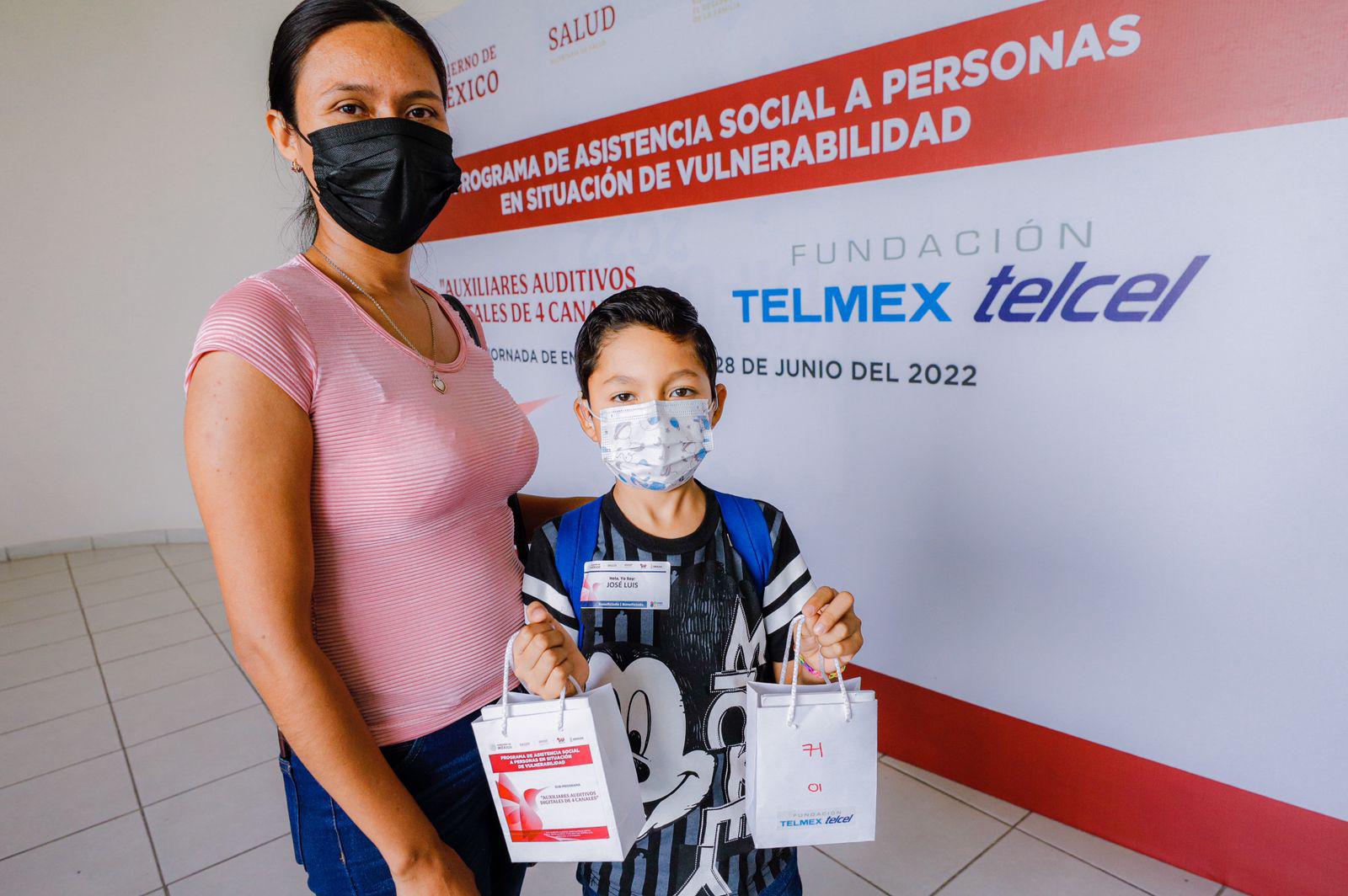 $!DIF Sinaloa y Fundación Telmex Telcel entregaron auxiliares auditivos a personas de escasos recursos