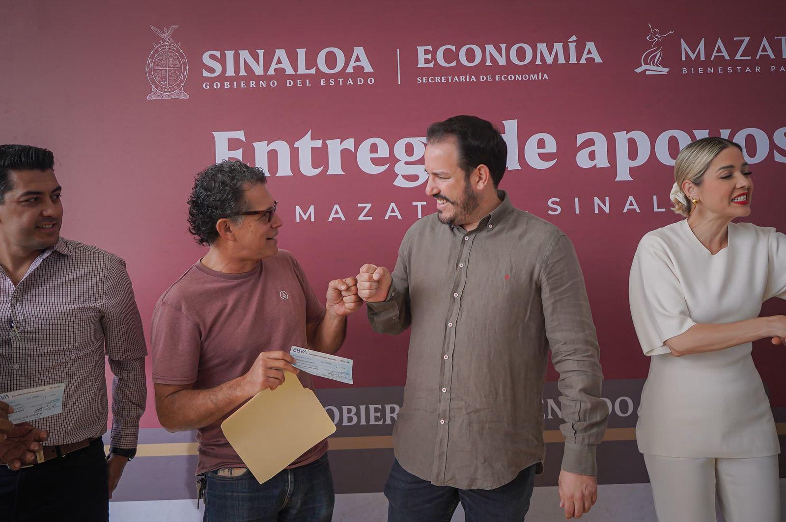 $!Entregan 400 apoyos directos a músicos; ya son mil integrantes beneficiados