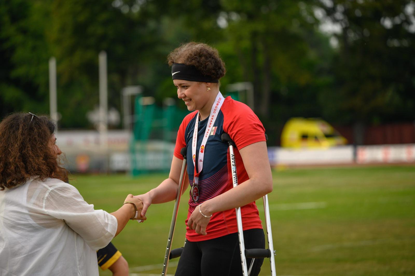$!Pauleth Mejía y Norma Cázares brillan en República Checa con medallas de oro para Sinaloa